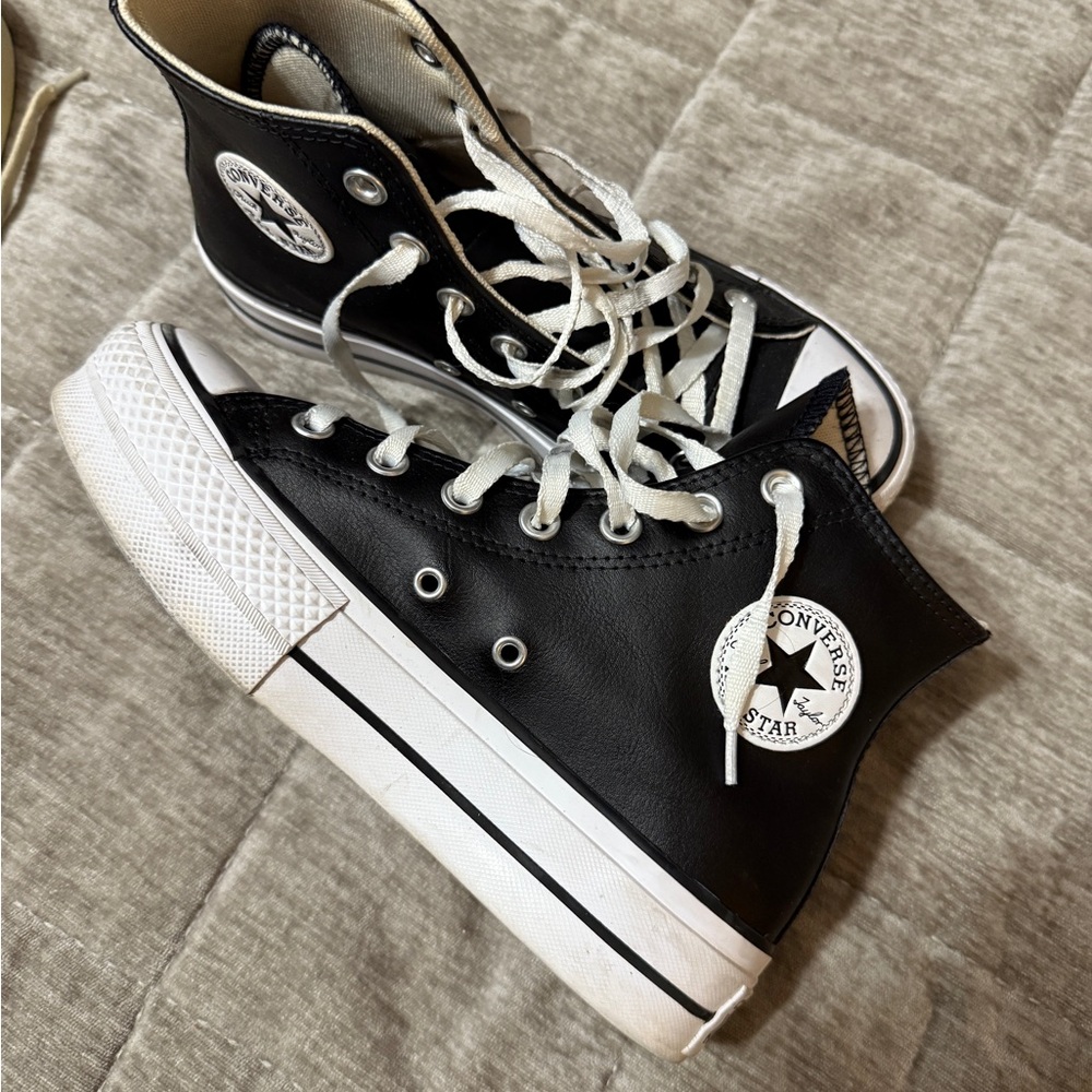 Converse All Star Black and White High-Tops size 6